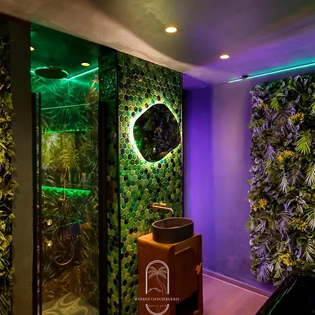 Jungle Love Room Balneo/Cinema By Hc Hyères Extérieur photo