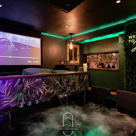 Jungle Love Room Balneo/Cinema By Hc Hyères Extérieur photo