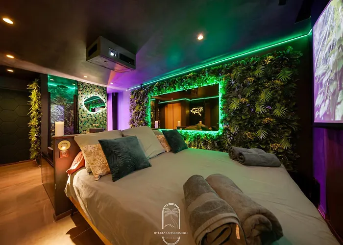Jungle Love Room Balneo/Cinema By Hc